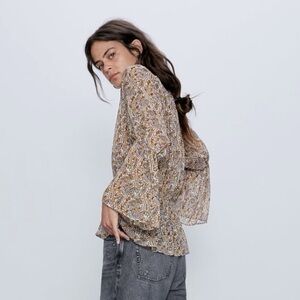 Zara Multicolor Patterned Bell Sleeve Blouse